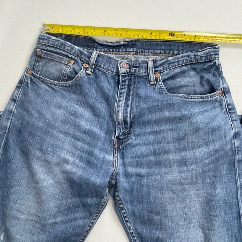 Levi’s 505 Light Wash Relaxed Straight Jeans – 32x32